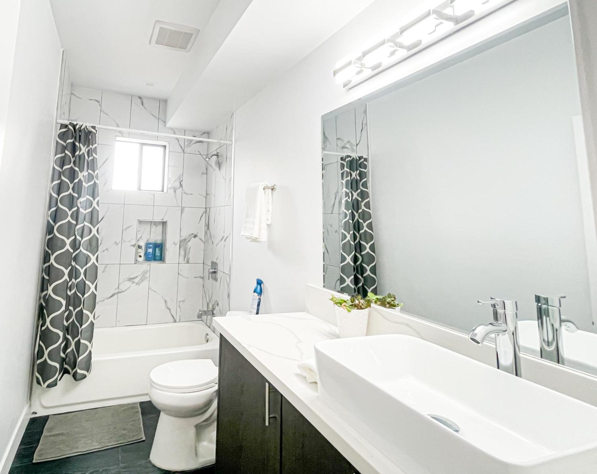 Stylish 4br Townhouse In Mid - Cr2-c2 Ferienhaus